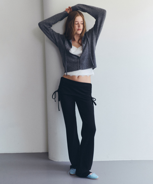 ROLAROLA（ロラロラ）の「NUBASIC FOLDING BOOTSCUT PANTS BLACK（スウェットパンツ・レディース・ブラック・FREE）」の2枚目の写真