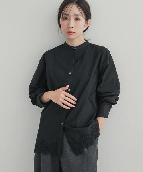 URBAN RESEARCH DOORS(アーバンリサーチドアーズ)の「裾スカラップレースブラウス(シャツ/ブラウス・レディース・オフホワイト/ブラック・FREE)」の2枚目の写真