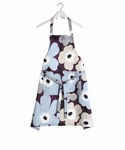 marimekko（マリメッコ）の「PIENI UNIKKO / Apron（エプロン・レディース・ダークブルー/ブルー系その他/オレンジ系その他/レッド系その他/ライラック/イエロー/ブルー/グリーン/イエロー×グレー/レッド/サックスブルー/カーキ/ブラウン/パープル/ブラック/ホワイト/ライトブルー/ワインレッド/ピンク/モスグリーン/ダークグリーン/ネイビー/ボルドー/オレンジ/スカイブルー/ホワイト系その他・FREE）」の17枚目の写真