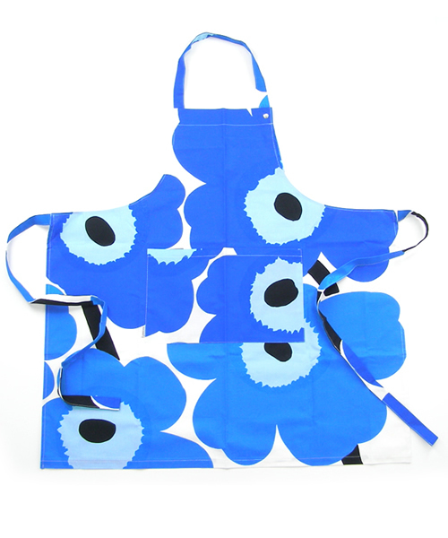 marimekko（マリメッコ）の「PIENI UNIKKO / Apron（エプロン・レディース・ダークブルー/ブルー系その他/オレンジ系その他/レッド系その他/ライラック/イエロー/ブルー/グリーン/イエロー×グレー/レッド/サックスブルー/カーキ/ブラウン/パープル/ブラック/ホワイト/ライトブルー/ワインレッド/ピンク/モスグリーン/ダークグリーン/ネイビー/ボルドー/オレンジ/スカイブルー/ホワイト系その他・FREE）」の14枚目の写真