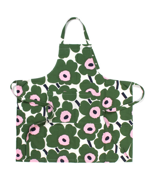 marimekko（マリメッコ）の「PIENI UNIKKO / Apron（エプロン・レディース・ダークブルー/ブルー系その他/オレンジ系その他/レッド系その他/ライラック/イエロー/ブルー/グリーン/イエロー×グレー/レッド/サックスブルー/カーキ/ブラウン/パープル/ブラック/ホワイト/ライトブルー/ワインレッド/ピンク/モスグリーン/ダークグリーン/ネイビー/ボルドー/オレンジ/スカイブルー/ホワイト系その他・FREE）」の6枚目の写真