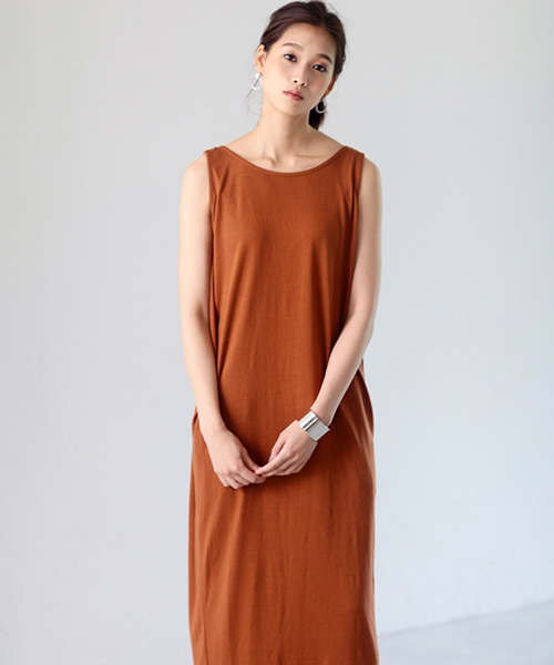 AZUL by moussy(アズールバイマウジー)の「バックドレープタンクOP(Tシャツ/カットソー・レディース・ブラック/トップグレー/キャメル・SMALL/LARGE/MEDIUM)」の1枚目の写真