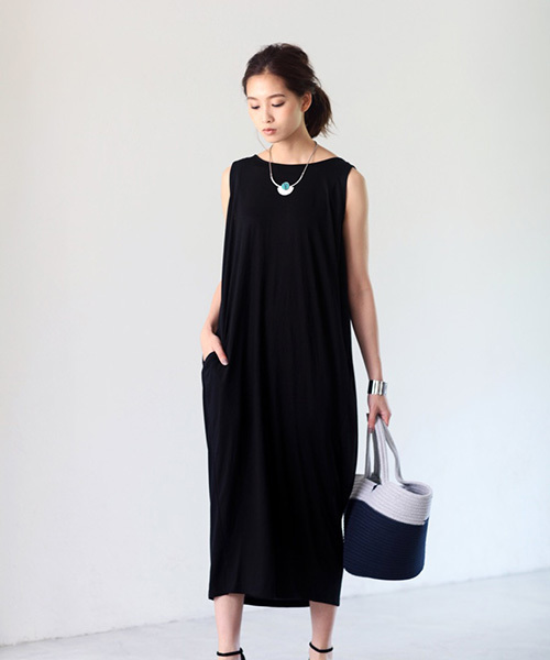 AZUL by moussy(アズールバイマウジー)の「バックドレープタンクOP(Tシャツ/カットソー・レディース・ブラック/トップグレー/キャメル・SMALL/LARGE/MEDIUM)」の2枚目の写真