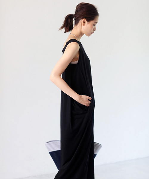 AZUL by moussy(アズールバイマウジー)の「バックドレープタンクOP(Tシャツ/カットソー・レディース・ブラック/トップグレー/キャメル・SMALL/LARGE/MEDIUM)」の12枚目の写真