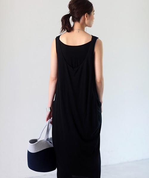 AZUL by moussy(アズールバイマウジー)の「バックドレープタンクOP(Tシャツ/カットソー・レディース・ブラック/トップグレー/キャメル・SMALL/LARGE/MEDIUM)」の13枚目の写真