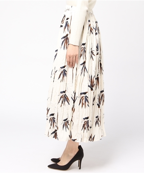 DouDou（ドゥドゥ）の「プリントギャザースカート（スカート・レディース・ホワイト/キャメル・FREE）」の4枚目の写真