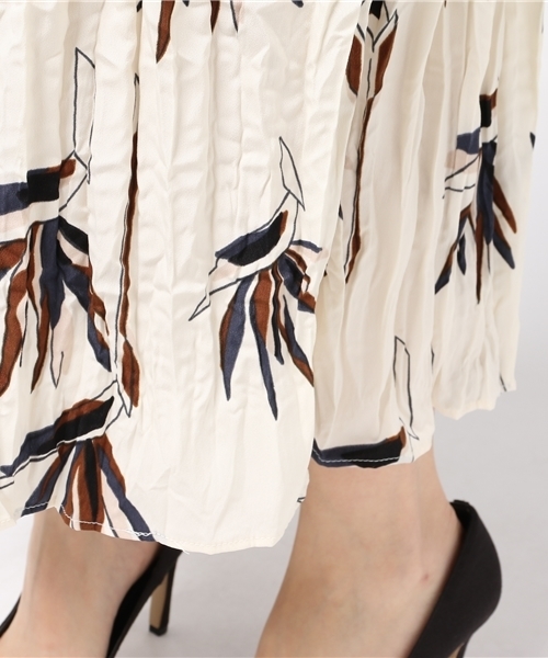 DouDou（ドゥドゥ）の「プリントギャザースカート（スカート・レディース・ホワイト/キャメル・FREE）」の8枚目の写真