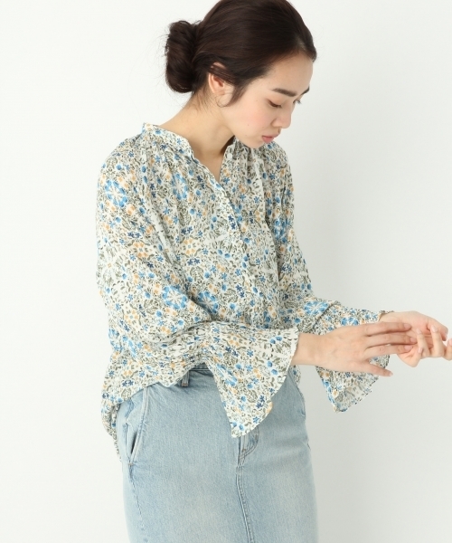 A part by（アパートバイ）の「ヨウリュウフラワーフレアブラウス 749744 （シャツ/ブラウス・レディース・ネイビー/ホワイト・FREE）」の3枚目の写真