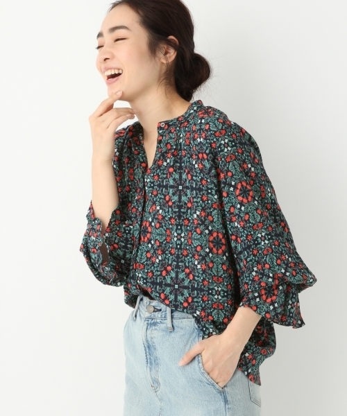 A part by（アパートバイ）の「ヨウリュウフラワーフレアブラウス 749744 （シャツ/ブラウス・レディース・ネイビー/ホワイト・FREE）」の4枚目の写真