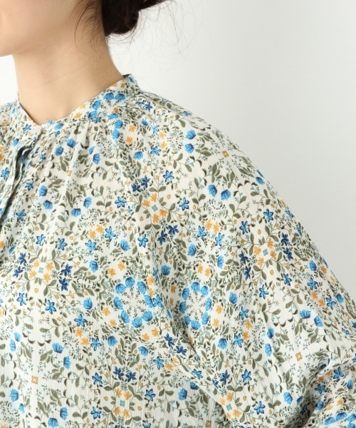 A part by（アパートバイ）の「ヨウリュウフラワーフレアブラウス 749744 （シャツ/ブラウス・レディース・ネイビー/ホワイト・FREE）」の12枚目の写真