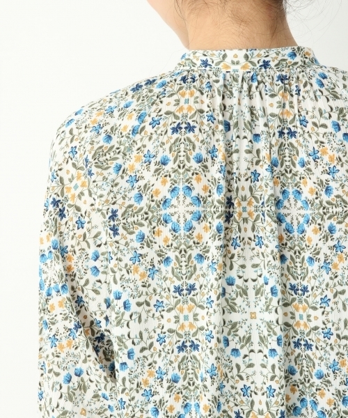 A part by（アパートバイ）の「ヨウリュウフラワーフレアブラウス 749744 （シャツ/ブラウス・レディース・ネイビー/ホワイト・FREE）」の8枚目の写真