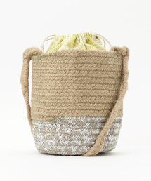 Lilas Campbell Brade shoulder