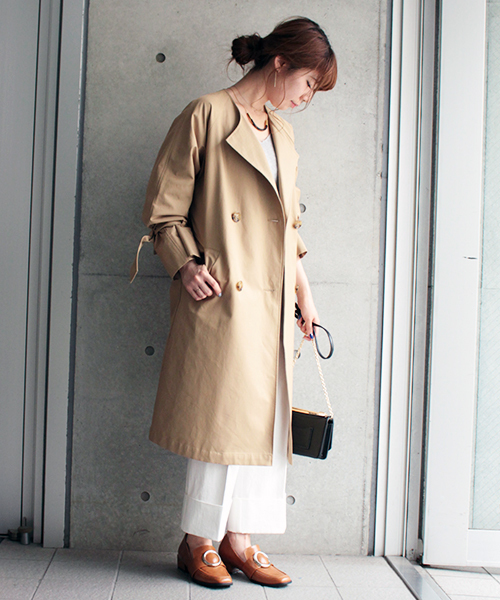 laboratory work(ラボラトリーワーク)の「ノーカラーオーバートレンチコート(その他アウター・レディース・ベージュ/ネイビー・MEDIUM)」の3枚目の写真