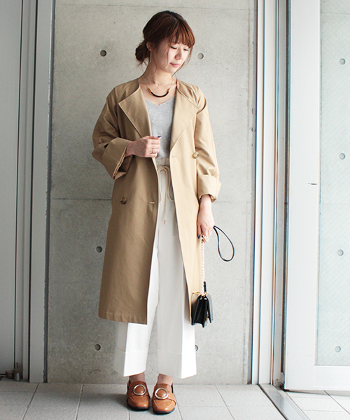 laboratory work(ラボラトリーワーク)の「ノーカラーオーバートレンチコート(その他アウター・レディース・ベージュ/ネイビー・MEDIUM)」の4枚目の写真