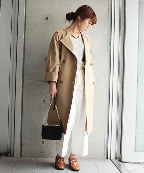 laboratory work(ラボラトリーワーク)の「ノーカラーオーバートレンチコート(その他アウター・レディース・ベージュ/ネイビー・MEDIUM)」の5枚目の写真