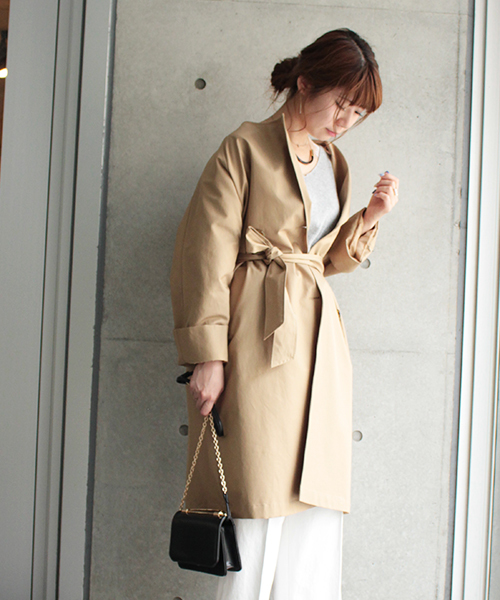 laboratory work(ラボラトリーワーク)の「ノーカラーオーバートレンチコート(その他アウター・レディース・ベージュ/ネイビー・MEDIUM)」の6枚目の写真