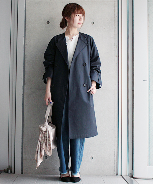 laboratory work(ラボラトリーワーク)の「ノーカラーオーバートレンチコート(その他アウター・レディース・ベージュ/ネイビー・MEDIUM)」の10枚目の写真