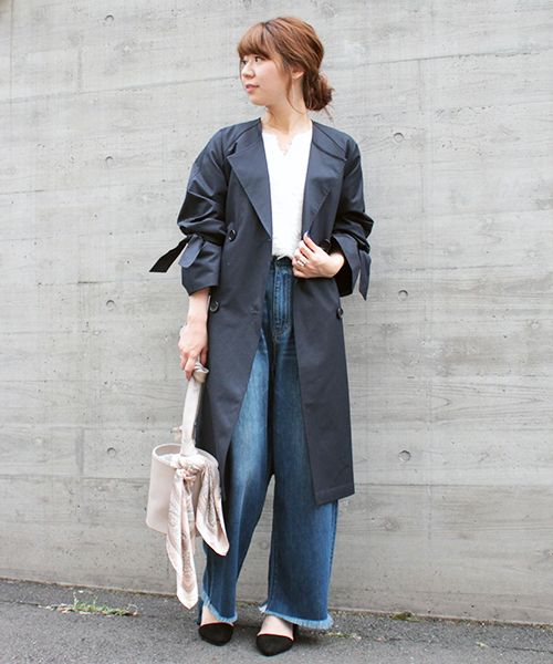 laboratory work(ラボラトリーワーク)の「ノーカラーオーバートレンチコート(その他アウター・レディース・ベージュ/ネイビー・MEDIUM)」の14枚目の写真