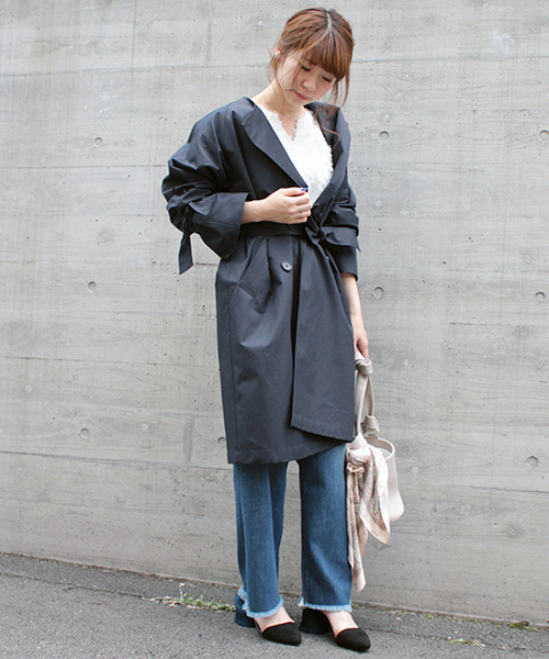 laboratory work(ラボラトリーワーク)の「ノーカラーオーバートレンチコート(その他アウター・レディース・ベージュ/ネイビー・MEDIUM)」の9枚目の写真