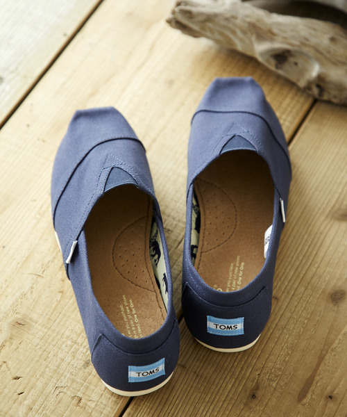 JACK & MARIE(ジャックアンドマリー)の「TOMS CLSC(トムス クラシック キャンバス)(スリッポン)」|ネイビー