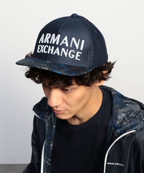 ARMANI EXCHANGE(アルマーニエクスチェンジ)の「【AXアルマーニ エクスチェンジ】ボタニカル柄ロゴキャップ(キャップ・メンズ・ホワイト/ネイビー・FREE)」の2枚目の写真