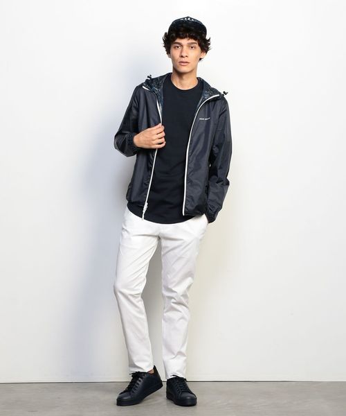 ARMANI EXCHANGE(アルマーニエクスチェンジ)の「【AXアルマーニ エクスチェンジ】ボタニカル柄ロゴキャップ(キャップ・メンズ・ホワイト/ネイビー・FREE)」の4枚目の写真