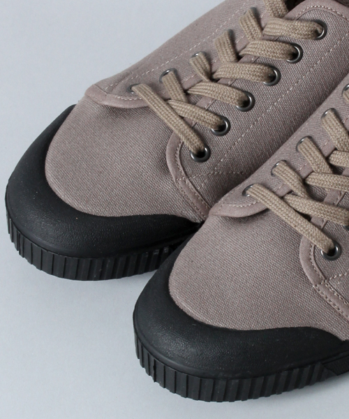 Spring Court（スプリングコート）の「spring court × International Gallery BEAMS / G2（スニーカー・メンズ・ホワイト/アッシュブラウン/ネイビー・39/40/41/42/43）」の8枚目の写真