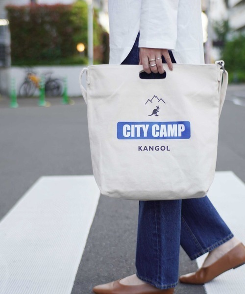KANGOL（カンゴール）の「【KANGOL/カンゴール】 キャンバス プリント サコッシュ（ショルダーバッグ・メンズ・ホワイト/ホワイト系その他/ホワイト系その他2/ホワイト系その他3/ホワイト系その他5/ホワイト系その他4/ブラック/ホワイト×ブラック/ブラック系その他/ホワイト×ピンク/ホワイト系その他6/ホワイト系その他7/ブラック系その他2/ブラック系その他3/ブラック系その他4/ブラック系その他5/その他/その他2/その他3/ホワイト×ライム/ホワイト×ホワイト/その他4/その他5/ホワイト×レッド/ベージュ/ブラック系その他6/ネイビー/オフホワイト/ホワイト×ネイビー/その他7/その他6/ブラック系その他7/ブラック×ホワイト・FREE）」の7枚目の写真