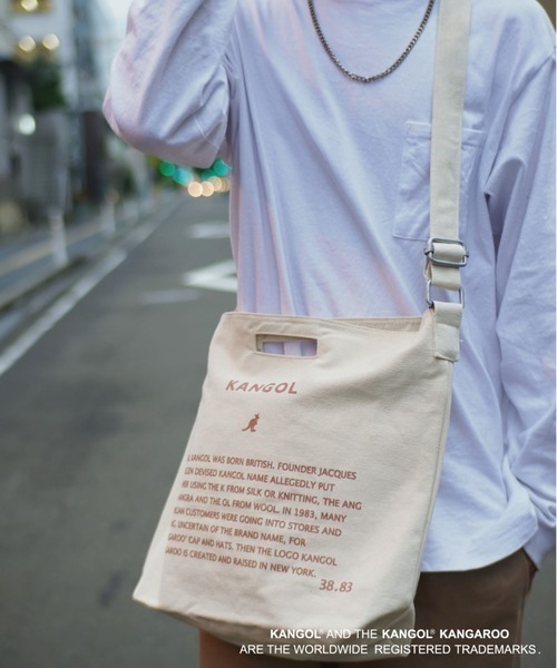 KANGOL（カンゴール）の「【KANGOL/カンゴール】 キャンバス プリント サコッシュ（ショルダーバッグ・メンズ・ホワイト/ホワイト系その他/ホワイト系その他2/ホワイト系その他3/ホワイト系その他5/ホワイト系その他4/ブラック/ホワイト×ブラック/ブラック系その他/ホワイト×ピンク/ホワイト系その他6/ホワイト系その他7/ブラック系その他2/ブラック系その他3/ブラック系その他4/ブラック系その他5/その他/その他2/その他3/ホワイト×ライム/ホワイト×ホワイト/その他4/その他5/ホワイト×レッド/ベージュ/ブラック系その他6/ネイビー/オフホワイト/ホワイト×ネイビー/その他7/その他6/ブラック系その他7/ブラック×ホワイト・FREE）」の15枚目の写真