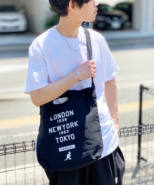 KANGOL（カンゴール）の「【KANGOL/カンゴール】 キャンバス プリント サコッシュ（ショルダーバッグ・メンズ・ホワイト/ホワイト系その他/ホワイト系その他2/ホワイト系その他3/ホワイト系その他5/ホワイト系その他4/ブラック/ホワイト×ブラック/ブラック系その他/ホワイト×ピンク/ホワイト系その他6/ホワイト系その他7/ブラック系その他2/ブラック系その他3/ブラック系その他4/ブラック系その他5/その他/その他2/その他3/ホワイト×ライム/ホワイト×ホワイト/その他4/その他5/ホワイト×レッド/ベージュ/ブラック系その他6/ネイビー/オフホワイト/ホワイト×ネイビー/その他7/その他6/ブラック系その他7/ブラック×ホワイト・FREE）」の21枚目の写真
