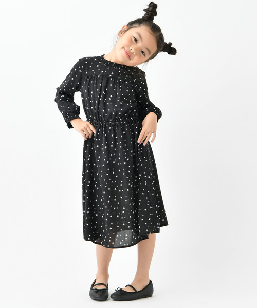 DISCOAT（ディスコート）の「【キッズ】星★プリントハイネックワンピース（ワンピース・キッズ・ブラック/サンドベージュ・120/130/140）」の2枚目の写真