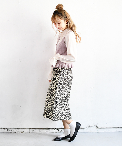 PairPair（ペアペア）の「【ZOZO限定アイテム】ニットビスチェ付きフリルネックブラウス（シャツ/ブラウス・レディース・ベージュ/ラベンダー・FREE）」の7枚目の写真