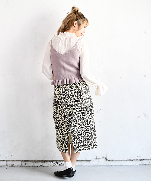 PairPair（ペアペア）の「【ZOZO限定アイテム】ニットビスチェ付きフリルネックブラウス（シャツ/ブラウス・レディース・ベージュ/ラベンダー・FREE）」の8枚目の写真