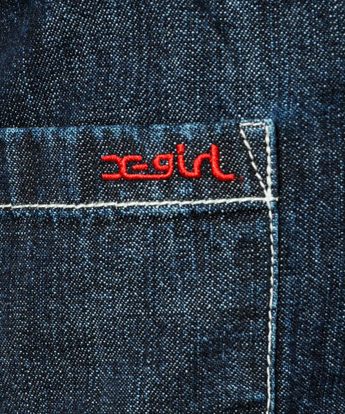 X-girl（エックスガール）の「REPAIRED DENIM SKIRT（デニムスカート・レディース・ライトインディゴブルー/インディゴブルー・1/2）」の6枚目の写真