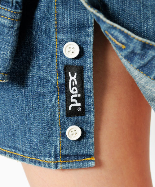 X-girl（エックスガール）の「REPAIRED DENIM SKIRT（デニムスカート・レディース・ライトインディゴブルー/インディゴブルー・1/2）」の8枚目の写真