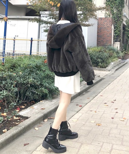 archives（アルシーヴ）の「リバーシブルファーボンバーブルゾン（ブルゾン・レディース・チャコールグレー/ブラック/ベージュ・MEDIUM）」の15枚目の写真