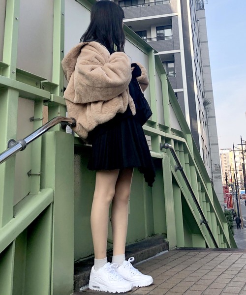 archives（アルシーヴ）の「リバーシブルファーボンバーブルゾン（ブルゾン・レディース・チャコールグレー/ブラック/ベージュ・MEDIUM）」の4枚目の写真