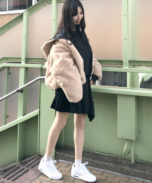 archives（アルシーヴ）の「リバーシブルファーボンバーブルゾン（ブルゾン・レディース・チャコールグレー/ブラック/ベージュ・MEDIUM）」の6枚目の写真