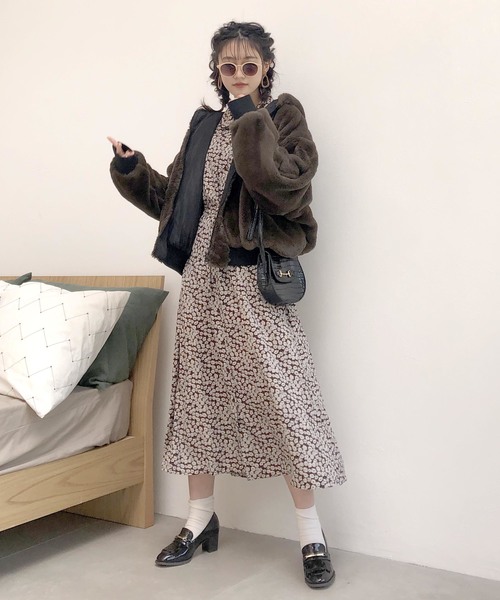 archives（アルシーヴ）の「リバーシブルファーボンバーブルゾン（ブルゾン・レディース・チャコールグレー/ブラック/ベージュ・MEDIUM）」の18枚目の写真