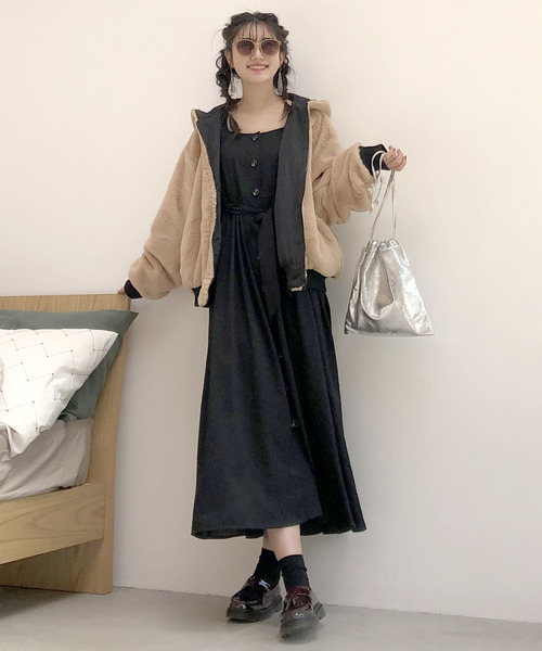 archives（アルシーヴ）の「リバーシブルファーボンバーブルゾン（ブルゾン・レディース・チャコールグレー/ブラック/ベージュ・MEDIUM）」の9枚目の写真