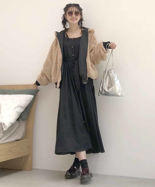 archives（アルシーヴ）の「リバーシブルファーボンバーブルゾン（ブルゾン・レディース・チャコールグレー/ブラック/ベージュ・MEDIUM）」の11枚目の写真