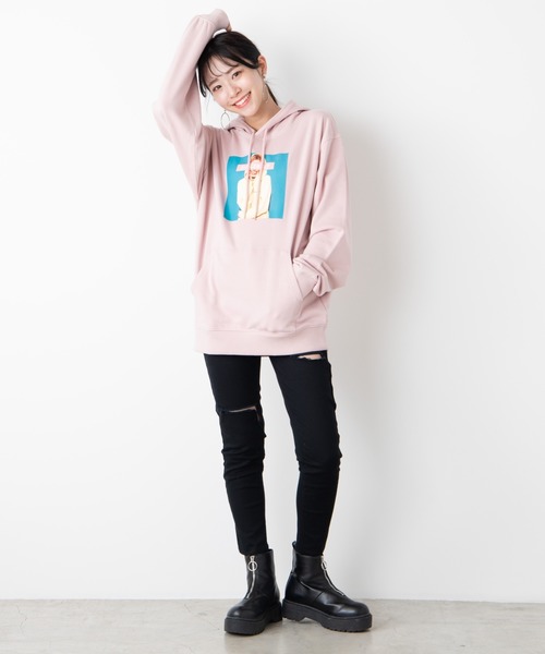 WEGO(ウィゴー)の「WEGO/ガールフォトビッグシルエットプルパーカー(パーカー・メンズ・ホワイト/ブラック/ベージュ/ピンク・SMALL/MEDIUM/LARGE)」の17枚目の写真
