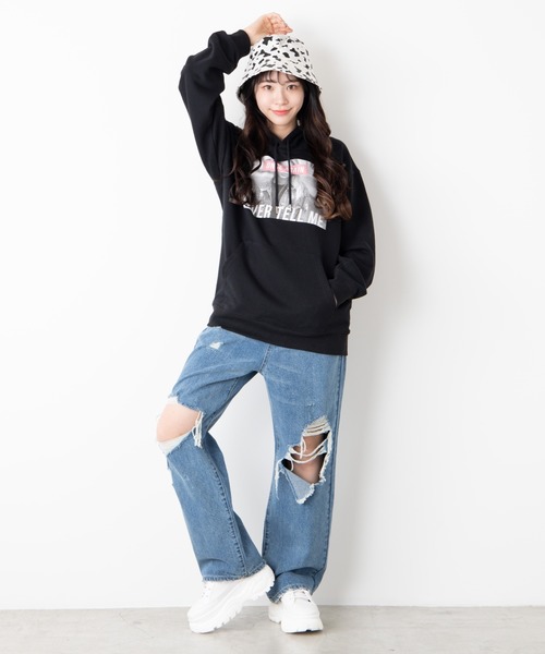 WEGO(ウィゴー)の「WEGO/ガールフォトビッグシルエットプルパーカー(パーカー・メンズ・ホワイト/ブラック/ベージュ/ピンク・SMALL/MEDIUM/LARGE)」の8枚目の写真