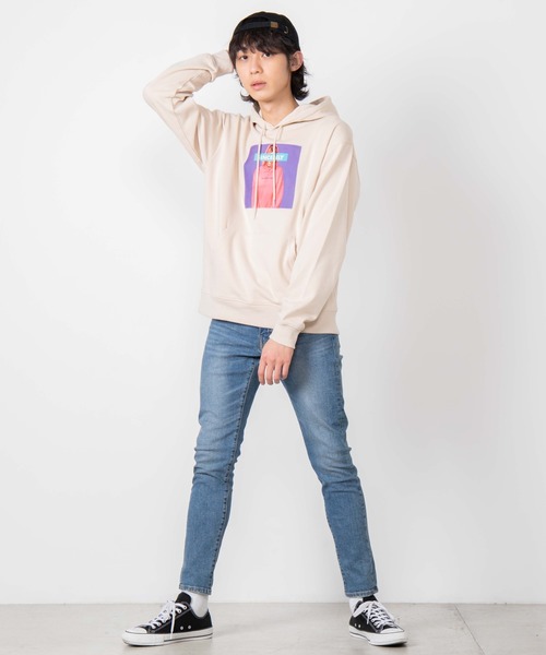 WEGO(ウィゴー)の「WEGO/ガールフォトビッグシルエットプルパーカー(パーカー・メンズ・ホワイト/ブラック/ベージュ/ピンク・SMALL/MEDIUM/LARGE)」の12枚目の写真