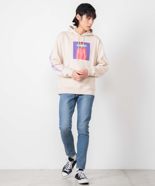 WEGO(ウィゴー)の「WEGO/ガールフォトビッグシルエットプルパーカー(パーカー・メンズ・ホワイト/ブラック/ベージュ/ピンク・SMALL/MEDIUM/LARGE)」の13枚目の写真