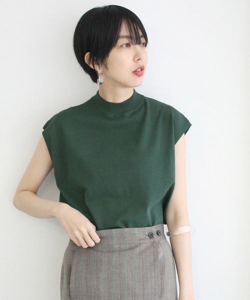 ADAM ET ROPE'（アダムエロペ）の「シルクポリエステルフレンチスリーブプルオーバー（ニット/セーター・レディース・ブラック/グリーン/キナリ・FREE）」の3枚目の写真