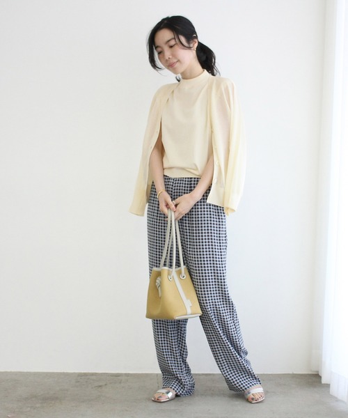 ADAM ET ROPE'（アダムエロペ）の「シルクポリエステルフレンチスリーブプルオーバー（ニット/セーター・レディース・ブラック/グリーン/キナリ・FREE）」の15枚目の写真