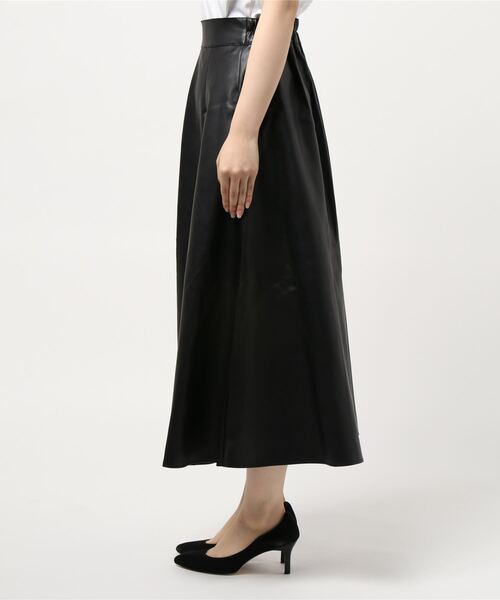 prose verse（プロズヴェール）の「フェイクレザーロングフレアスカート（スカート・レディース・ブラック/グレー/アイボリー/ブラウン・ﾌﾘ-）」の6枚目の写真