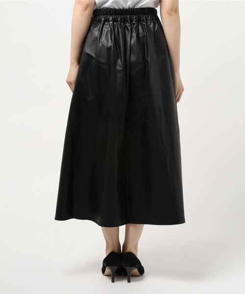 prose verse（プロズヴェール）の「フェイクレザーロングフレアスカート（スカート・レディース・ブラック/グレー/アイボリー/ブラウン・ﾌﾘ-）」の5枚目の写真