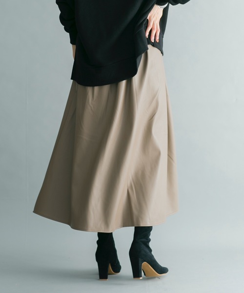 prose verse（プロズヴェール）の「フェイクレザーロングフレアスカート（スカート・レディース・ブラック/グレー/アイボリー/ブラウン・ﾌﾘ-）」の9枚目の写真